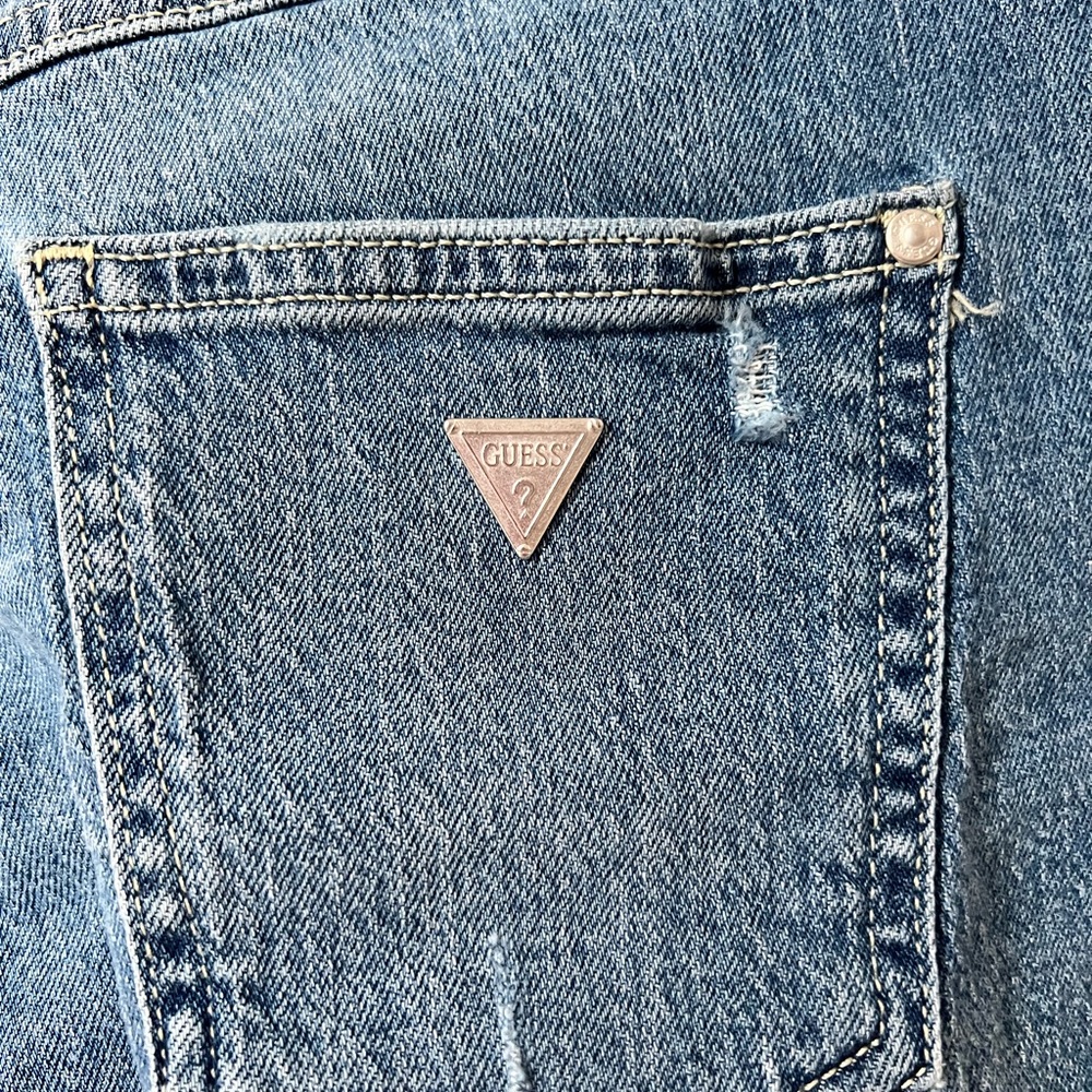 Guess High Rise Short Size 28 - Picture 2 of 10